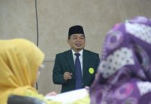 Jazuli Juwaini Jalani Seminar Kelayakan Disertasi